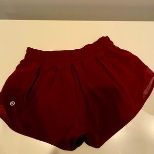 Lululemon Hottie Hot Short 2.5
